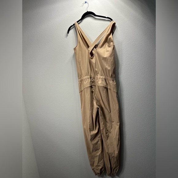 Lululemon women’s  jumpsuit - Picture 6 of 11